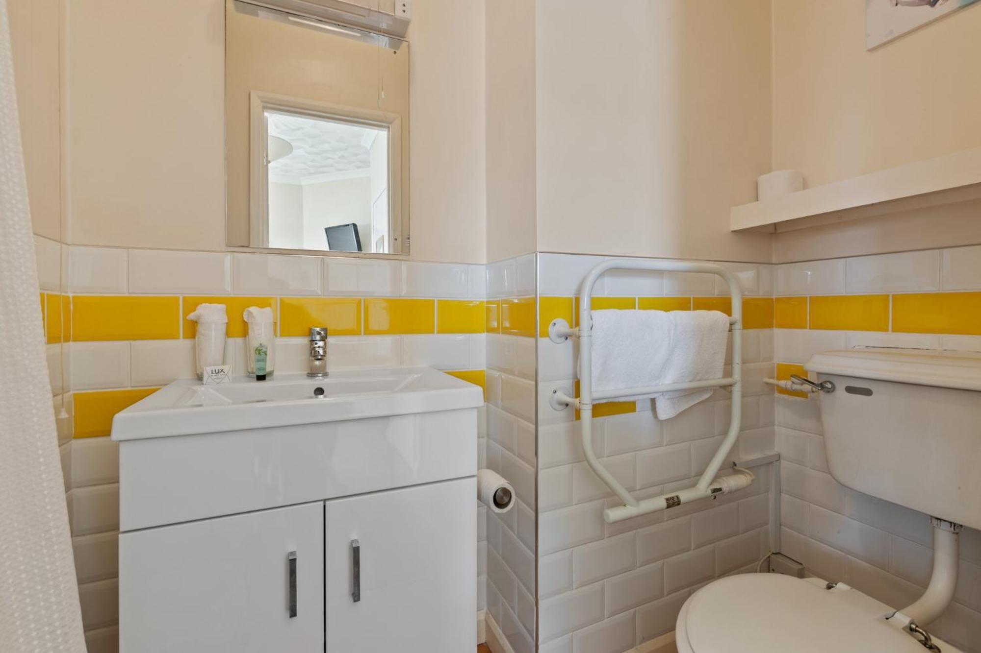 Anchor Guest House Haverfordwest Room photo